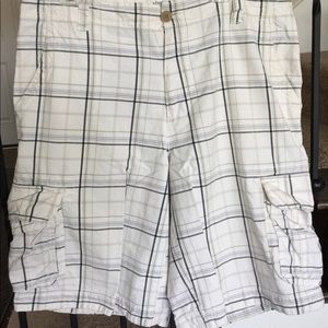 Men’s Aeropostale Cargo Shorts Size 38